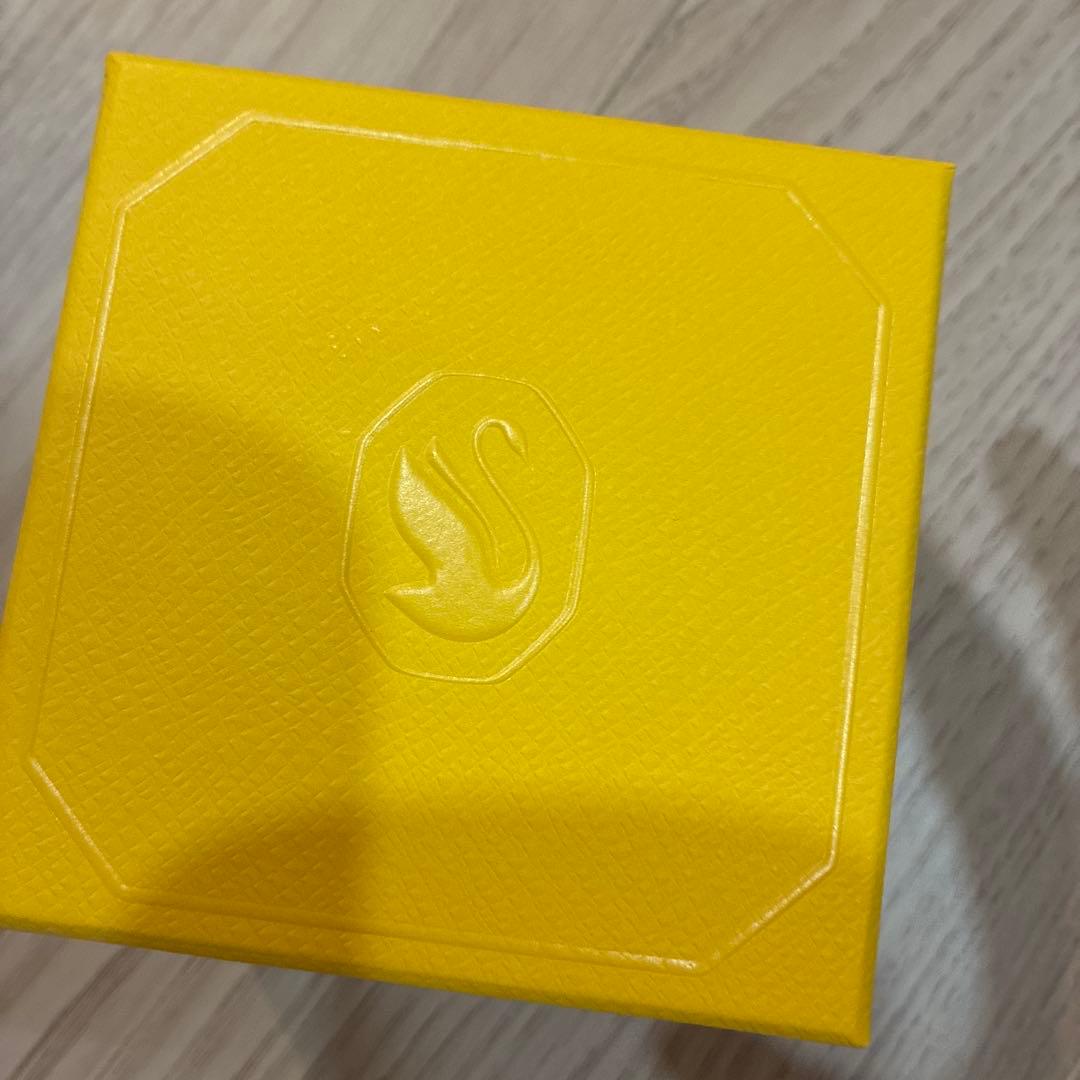 g*e様 Swarovski 蝶とイチゴの置物