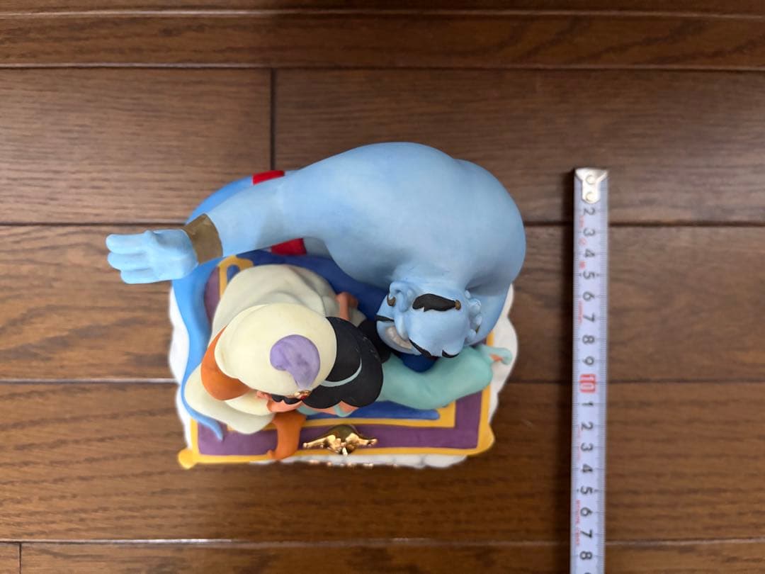 東京ディズニーランド　アラジン ジャスミン ジーニー 陶器製の置物