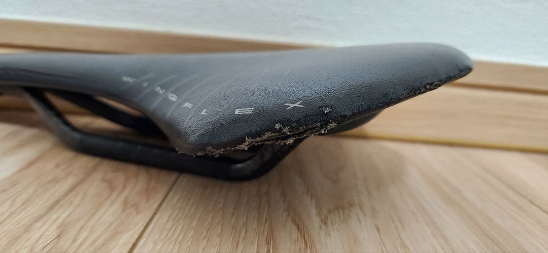 カーボンサドル　FIZIK ANTARES 00　アンタレス 00