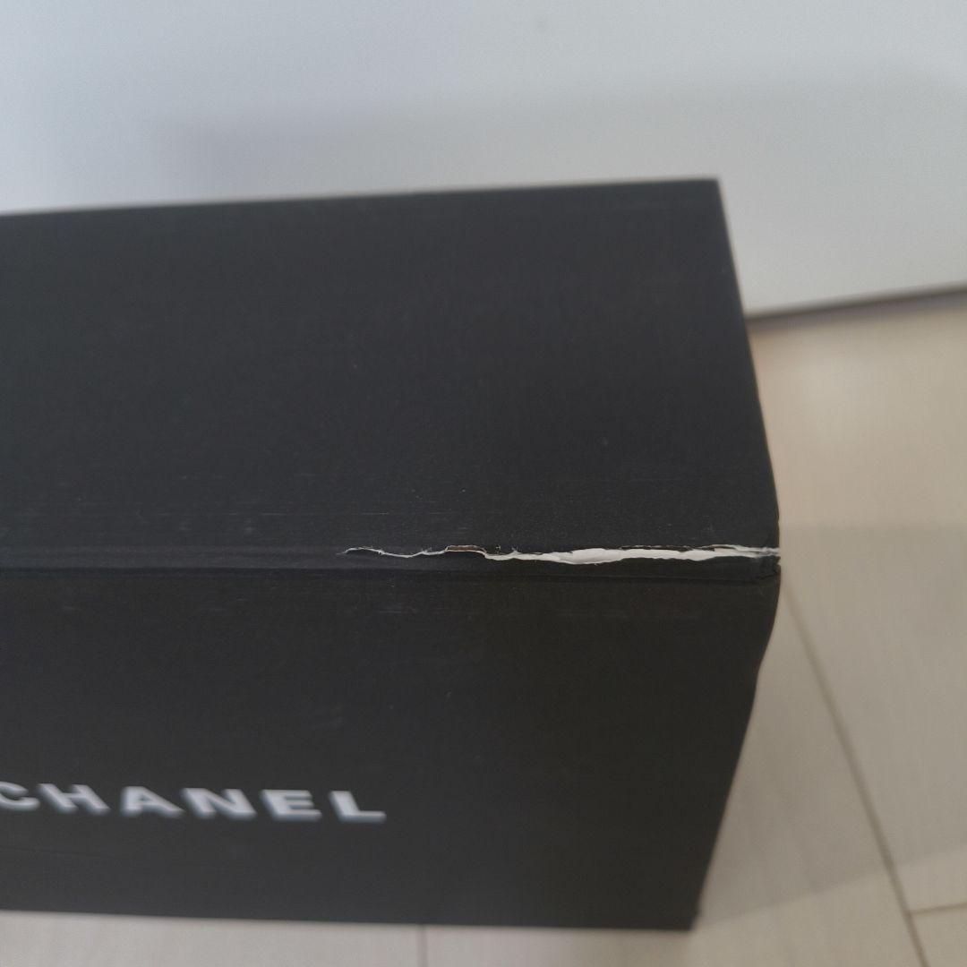 CHANELゴールデンボール付きチェーンバッグノベルティ