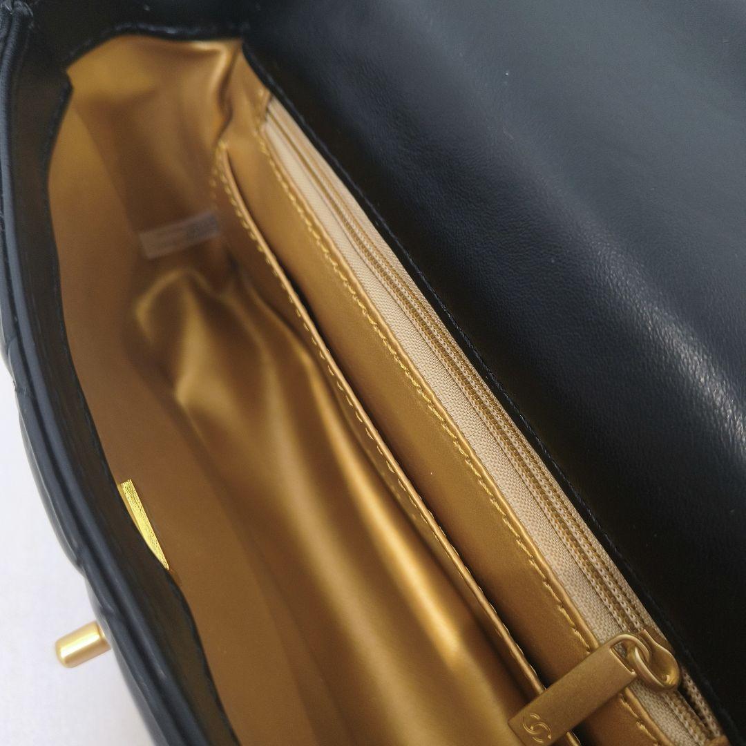 CHANELゴールデンボール付きチェーンバッグノベルティ