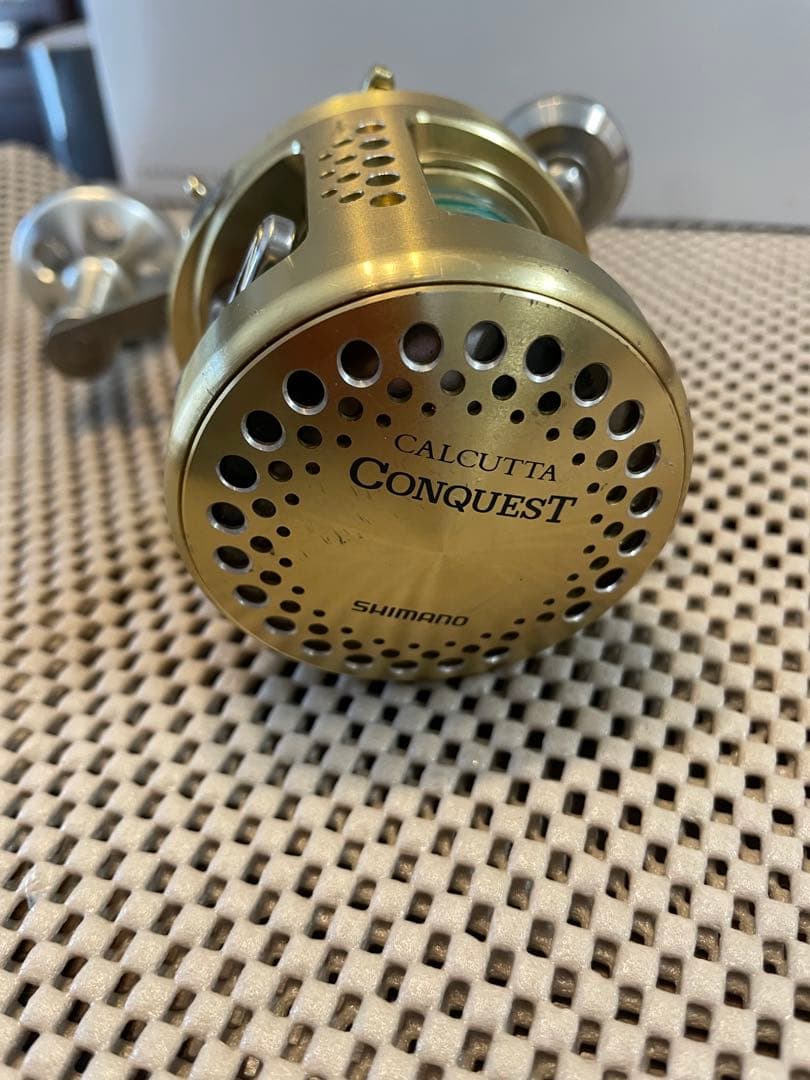 シマノ　CALCUTTA CONQUEST 300