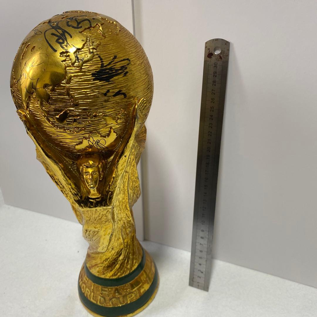 ワールドカップトロフィー サイン入り 約30cm 約5kg