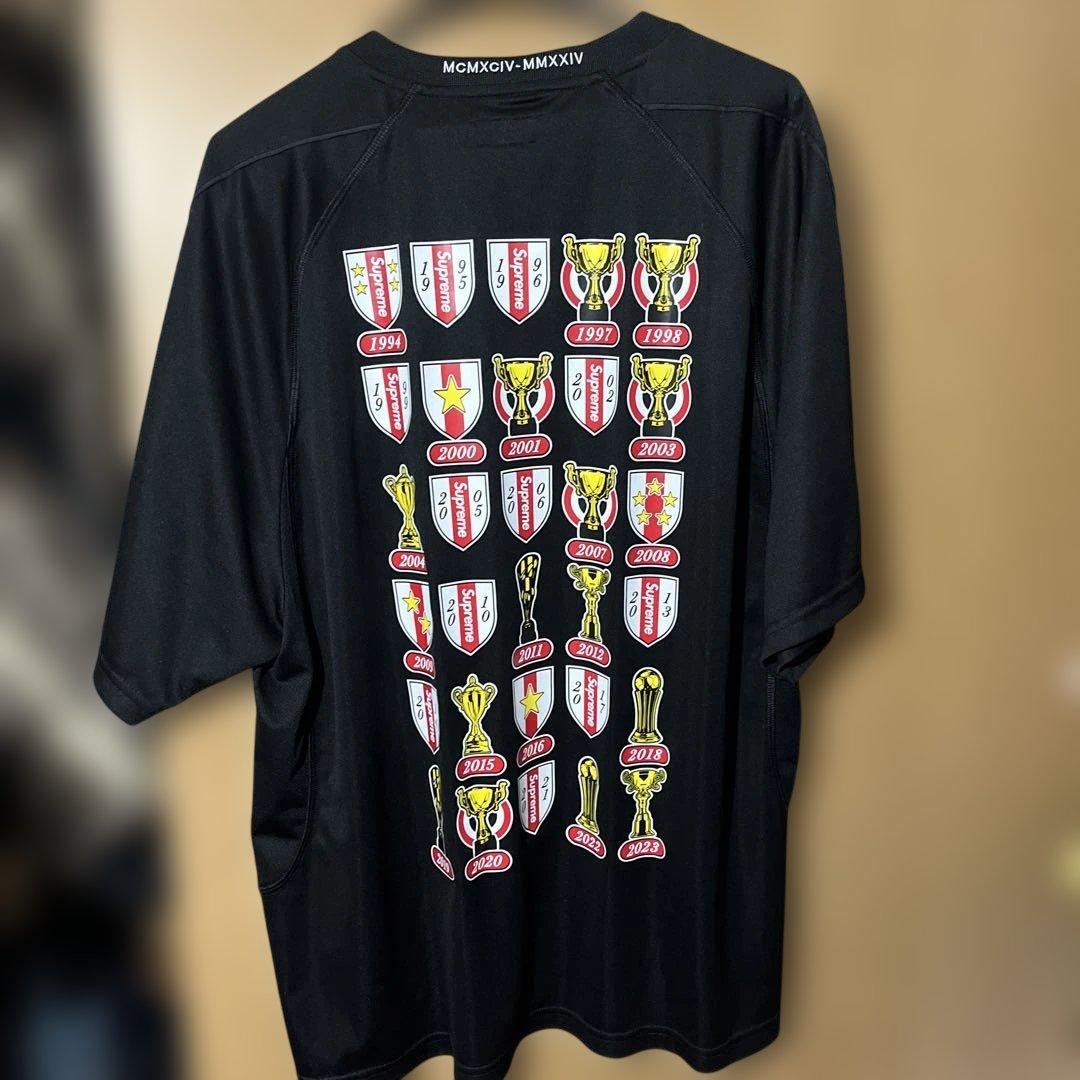 ウェア supreme