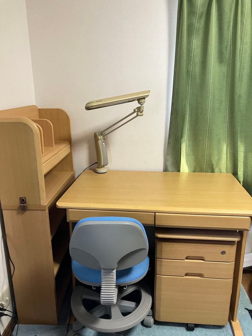 学習机、棚、椅子セット（受け渡しも可能です）