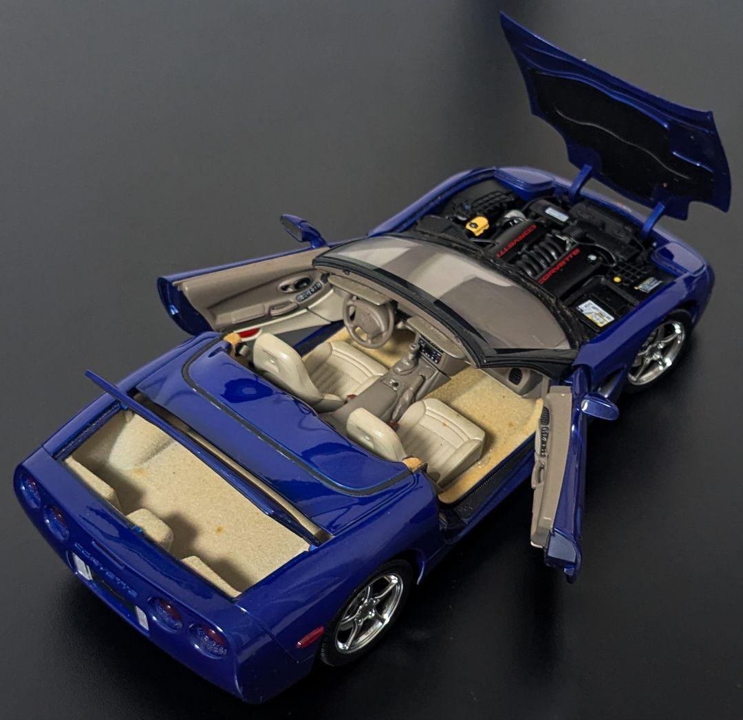 AUTOART シボレーコルベットC5コンバーチブル 1/18