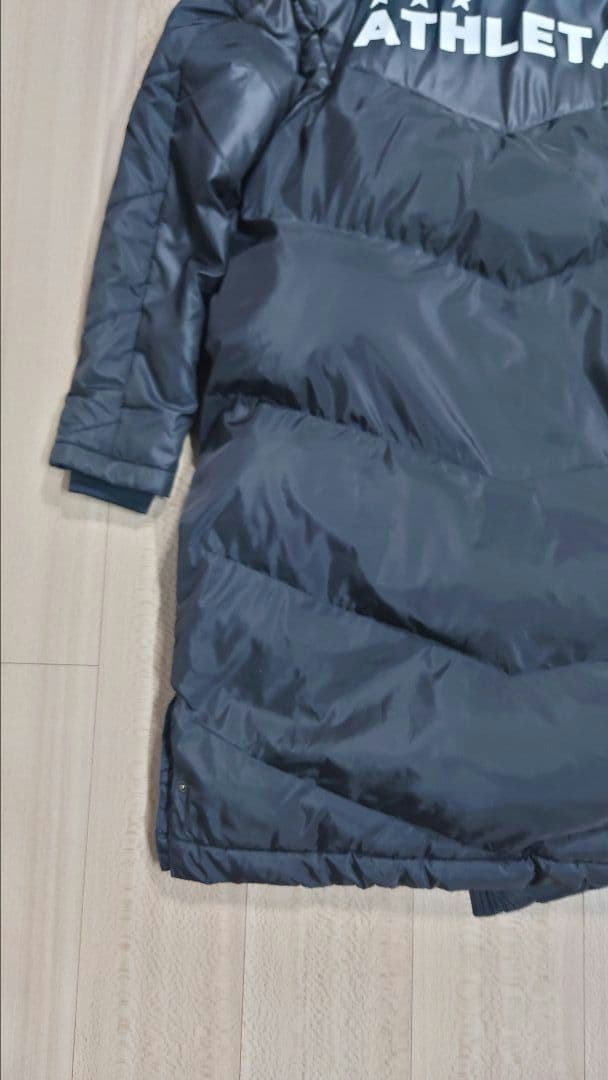 ATHLETAベンチコート ブラック　サイズ160