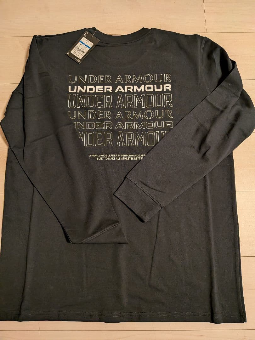 新品　アンダーアーマーロングTシャカシャカパンツセットアップXLサイズ