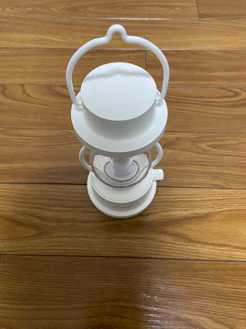 バルミューダ ランタン ホワイト 動作確認済み 美品 純正充電器付