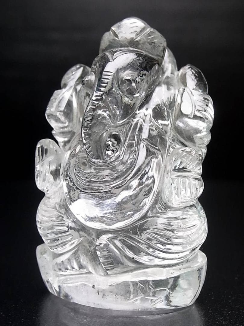 【No,1】ネパール ヒマラヤ水晶製 インドの神様 ガネーシャ立像