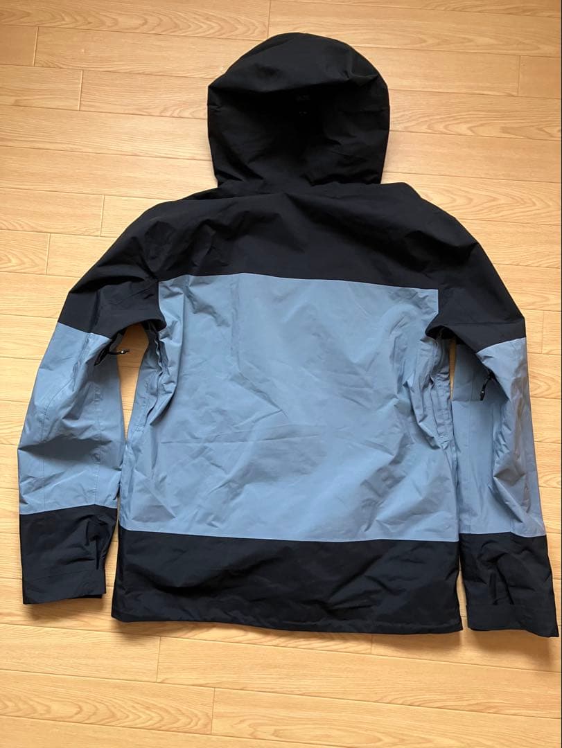 クイックシルバー　スノーボードウェアGORE-TEX2レイヤー上下セットLサイズ