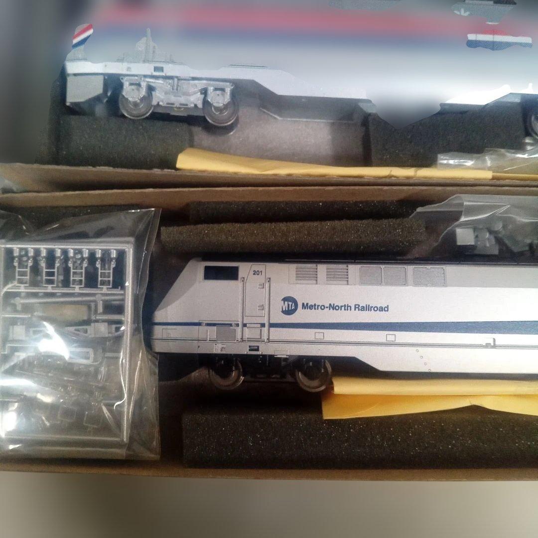 Athearn AMD-103 No.824、No.803、 P40　201