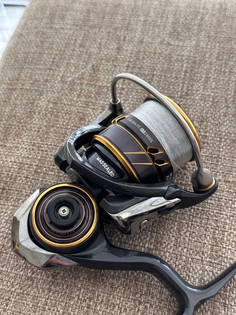 ダイワCALDIA FC LT 2500S スピニングリール