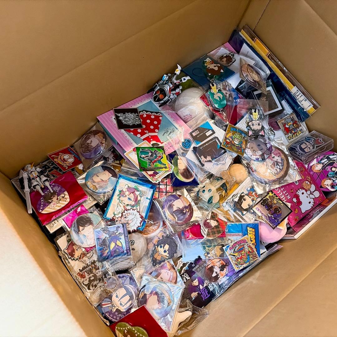 アニメグッズ　まとめ売り　600点