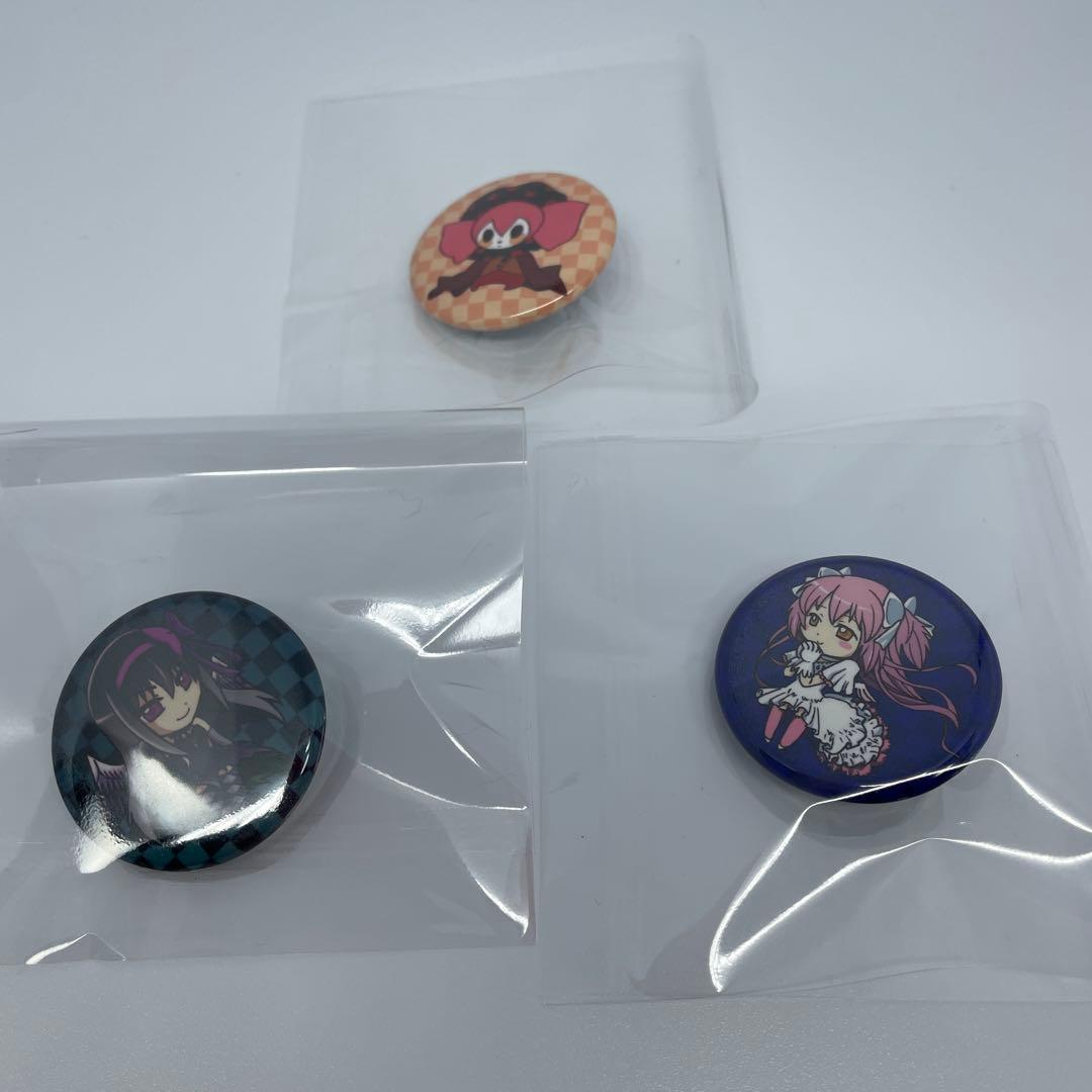まどかマギカ アルティメットまどか 悪魔ほむら べべ 缶バッジ