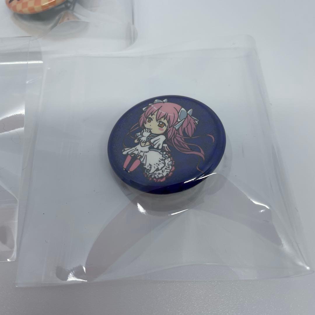 まどかマギカ アルティメットまどか 悪魔ほむら べべ 缶バッジ
