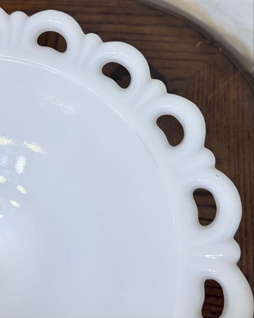 Fireking レースエッジコンポート 27cm ミルクガラス　ホワイト