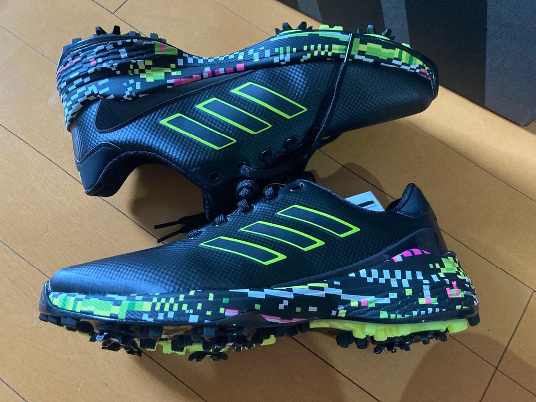 新品adidasアディダスゴルフシューズ　コードカオス レースレス グリッチ