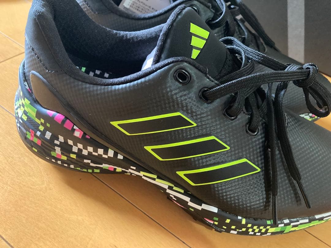 新品adidasアディダスゴルフシューズ　コードカオス レースレス グリッチ