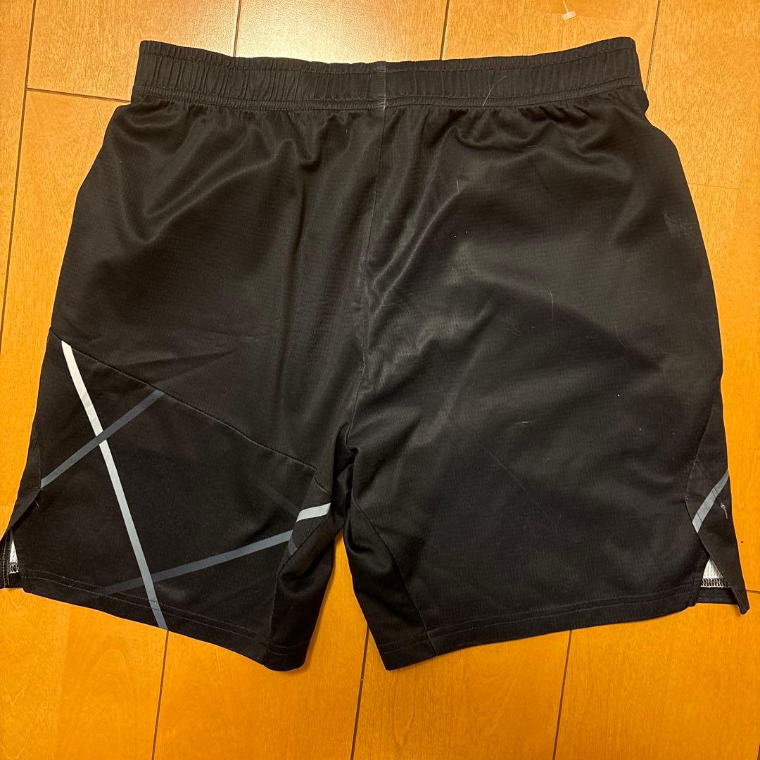 黒　バドミントンハーフパンツ