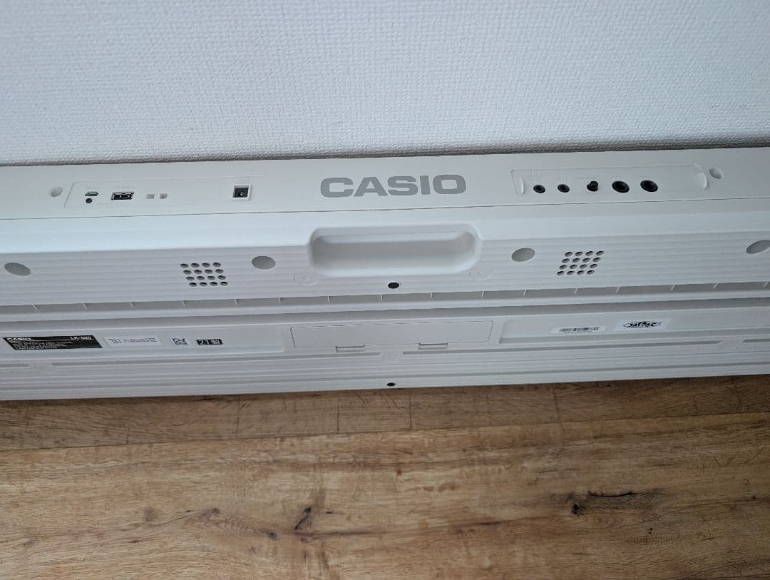 21年製　LK-520CASIO 電子キーボード 61鍵盤 ホワイト