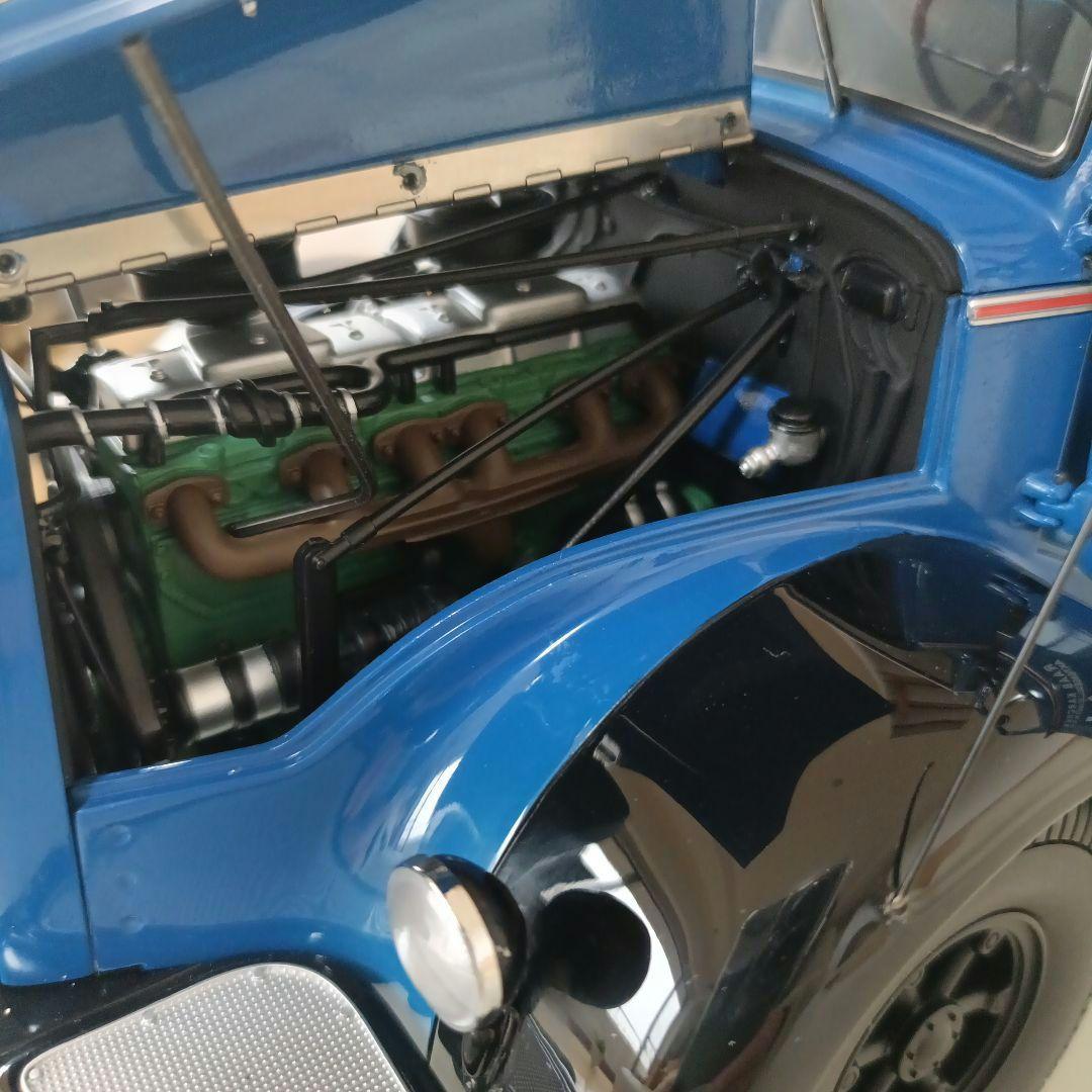 ミニチャンプス製　メルセデスベンツ L6600 タンクワゴン 1/18