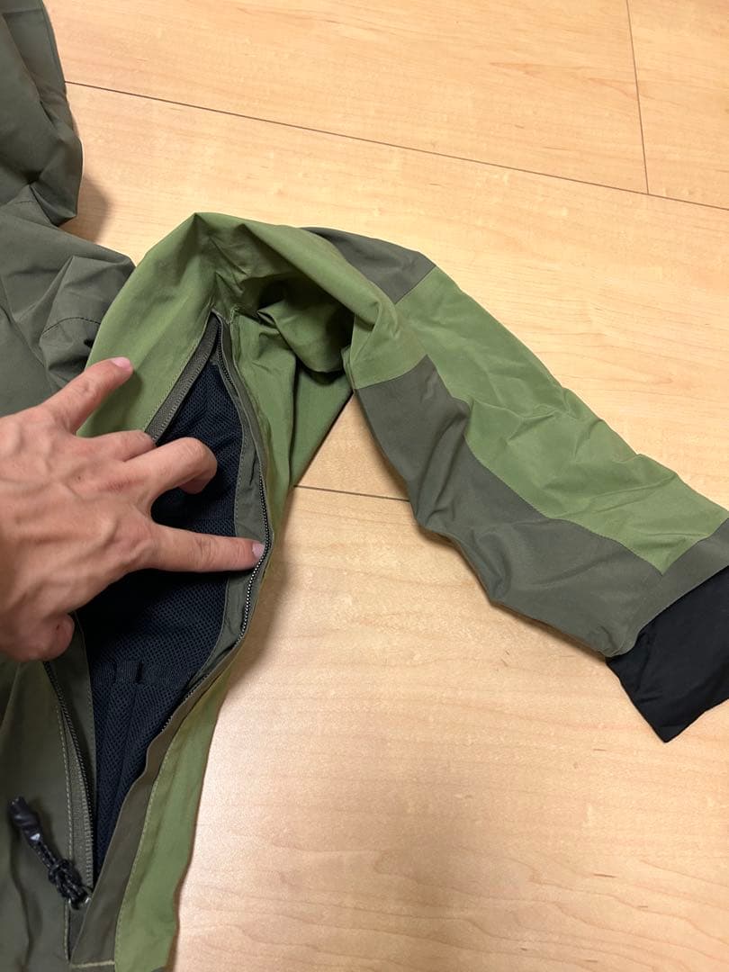 機能性抜群！ Quiksilver GORE-TEX スノボウェア Mサイズ