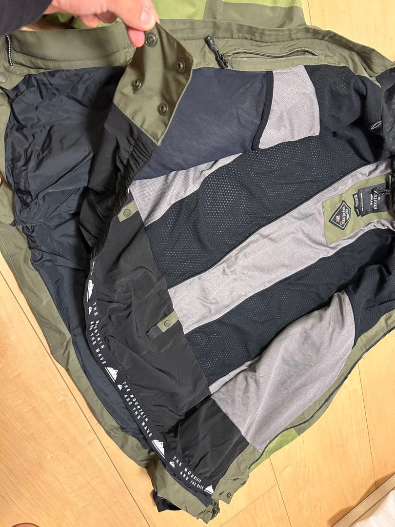 機能性抜群！ Quiksilver GORE-TEX スノボウェア Mサイズ