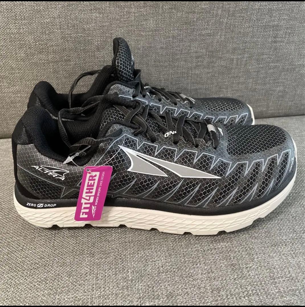 かえるさま専用アルトラ　ALTRA ONEV3 未使用