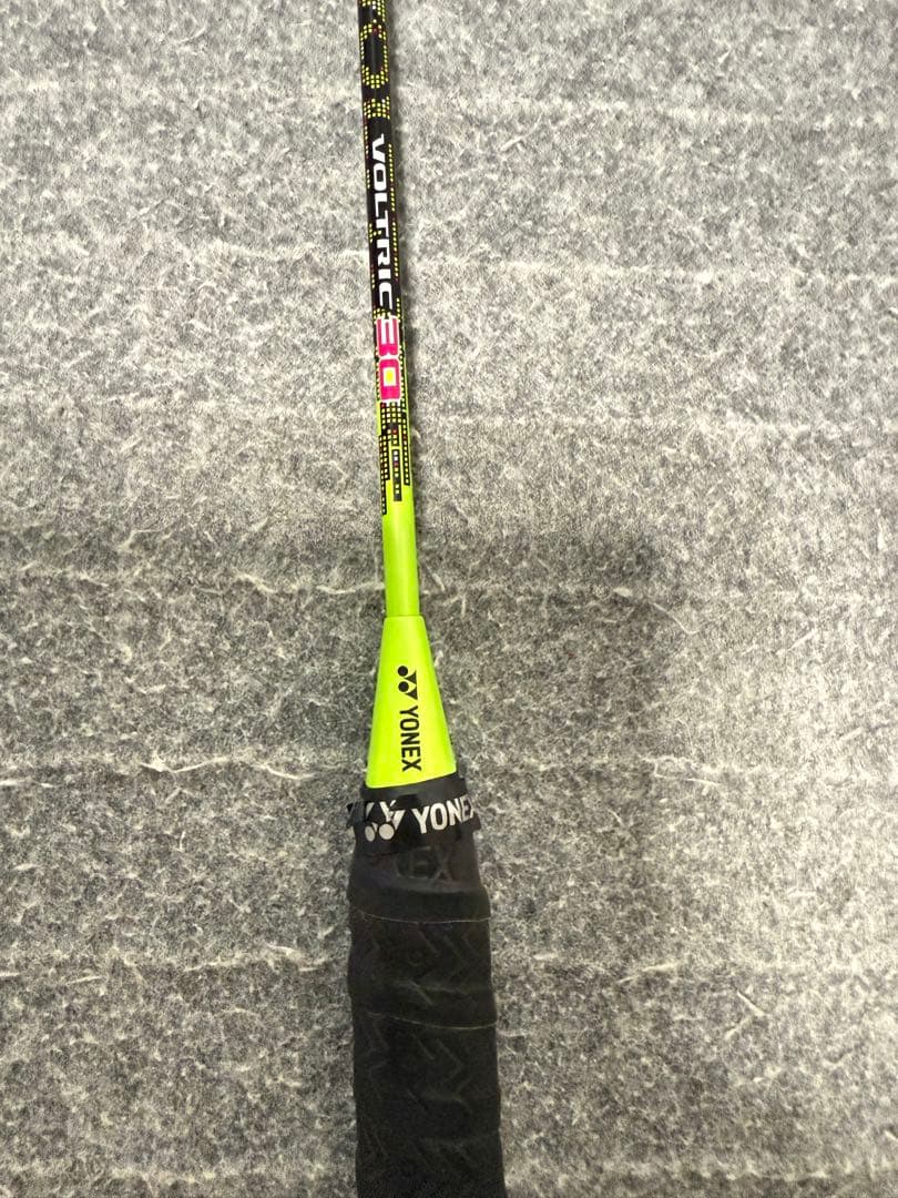 ヨネックス　YONEX VOLTRIC 30