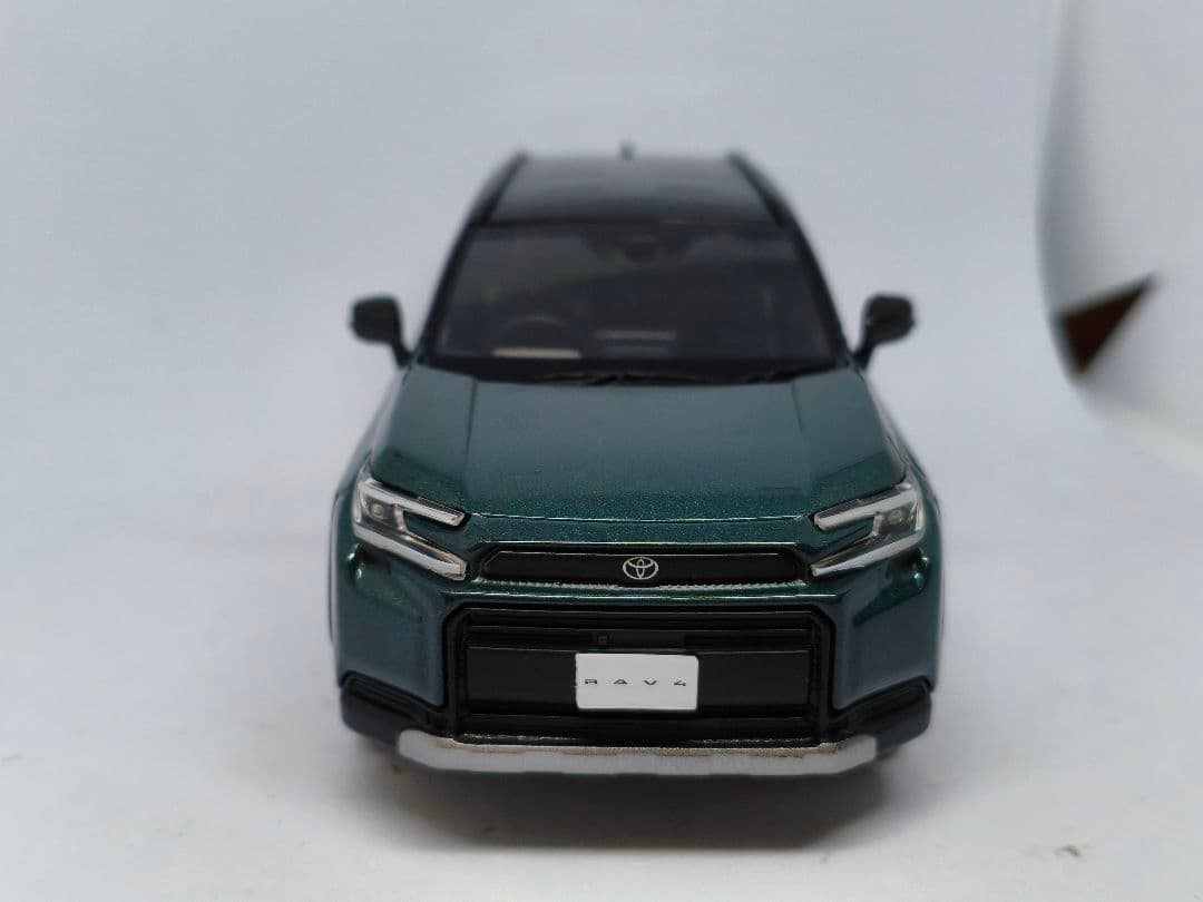 トヨタ　RAV4　Adventure　カラーサンプル　1/30　ミニカー　緑