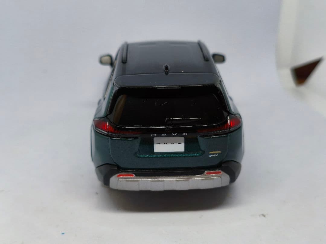 トヨタ　RAV4　Adventure　カラーサンプル　1/30　ミニカー　緑