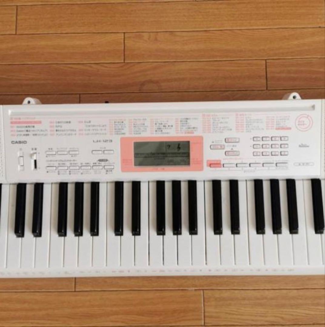 CASIO LK-123光るナビキーボード 61鍵