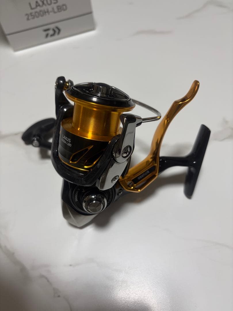 DAIWA LAXUS 2500H-LBD 新品
