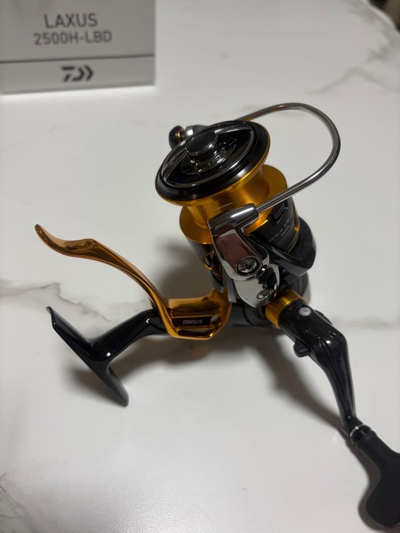 DAIWA LAXUS 2500H-LBD 新品
