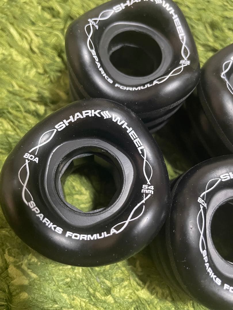［新品/日本未販売］NEWシャークウィール 54mm 80a ブラック