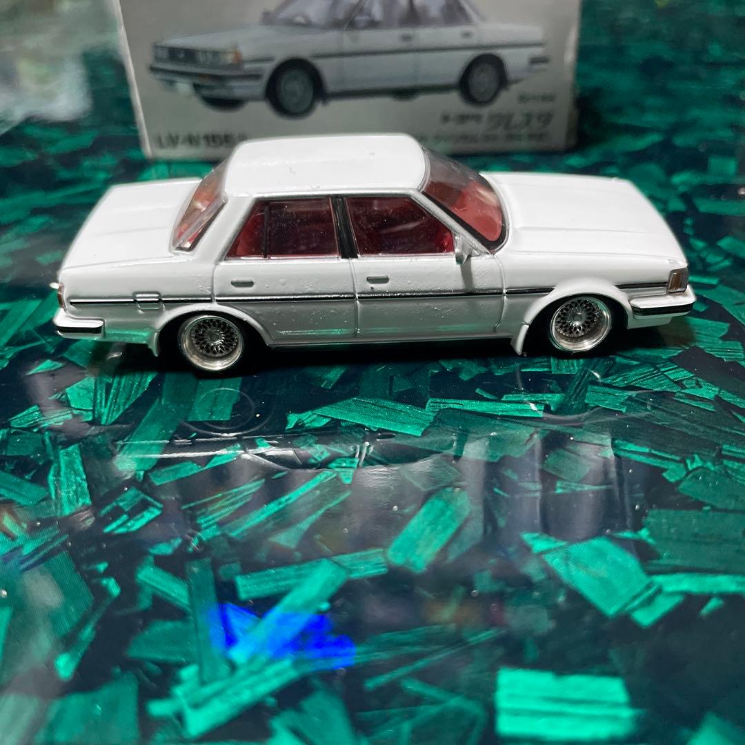 トミカリミテッドヴィンテージ　クレスタ　ミニカー
