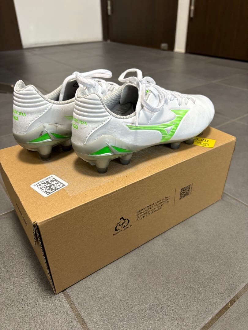 MIZUNOモナルシーダ NEO 3 PRO Jr. 22㎝ （1時間のみ使用）