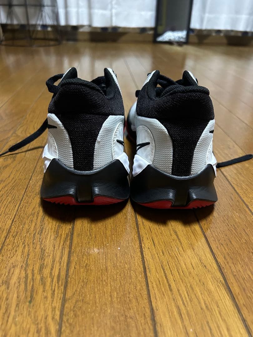 NIKEローカット　バスケシューズ　27センチ