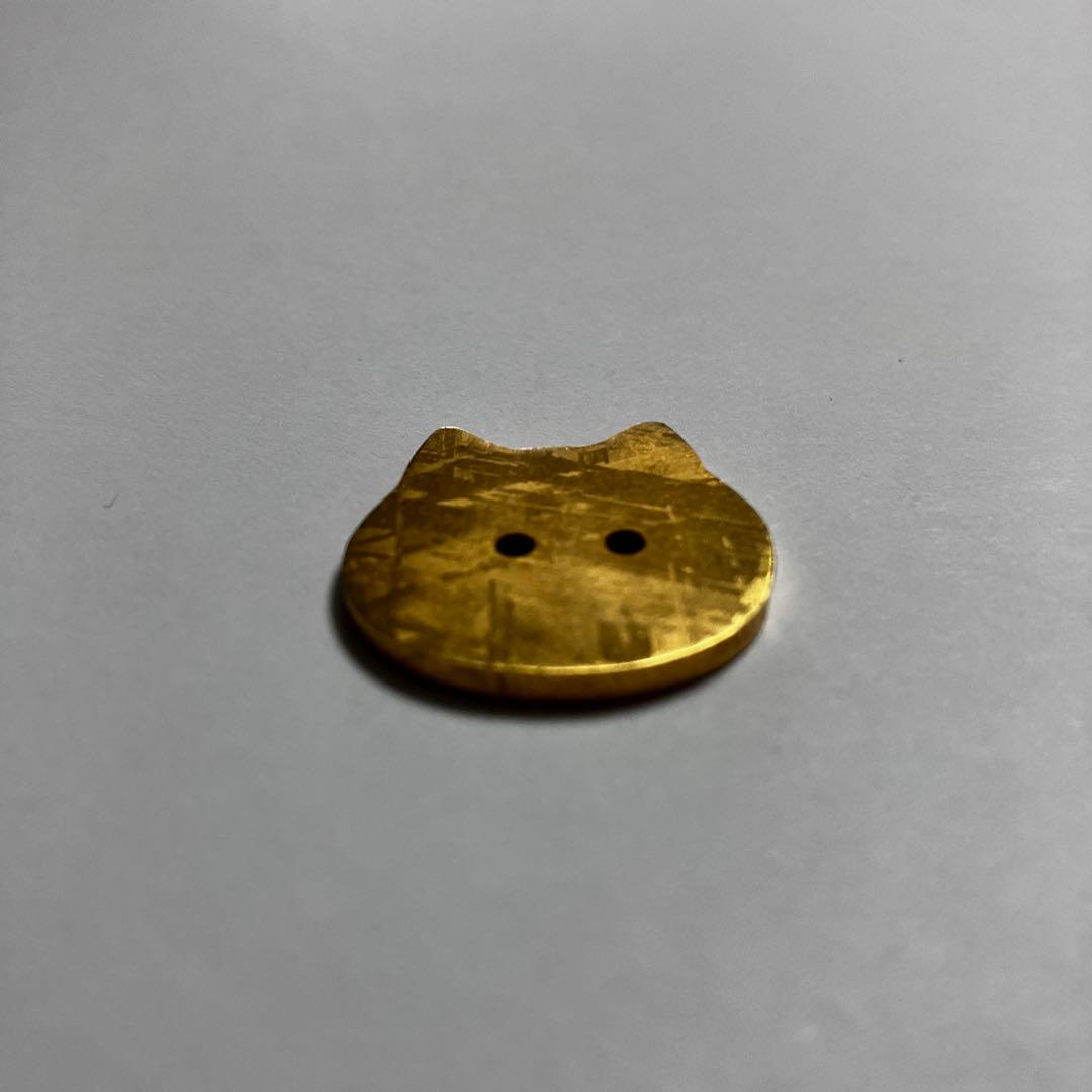 金の招き猫　ギベオンお守り　ネコ　9.4g　【24金メッキ】紹運猫　宇宙村