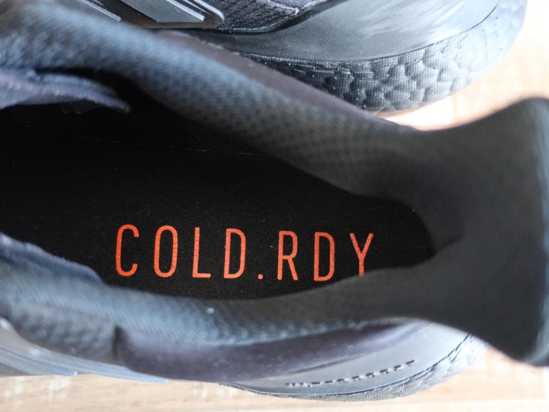 ★美品 アディダス ウルトラブースト２２ COLD.RDY 27.5 ランニング