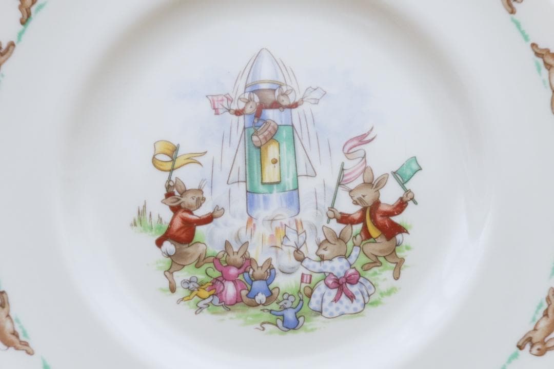 【廃盤・希少】ロイヤルドルトン　Bunnykinsプレート4枚+マグカップセット
