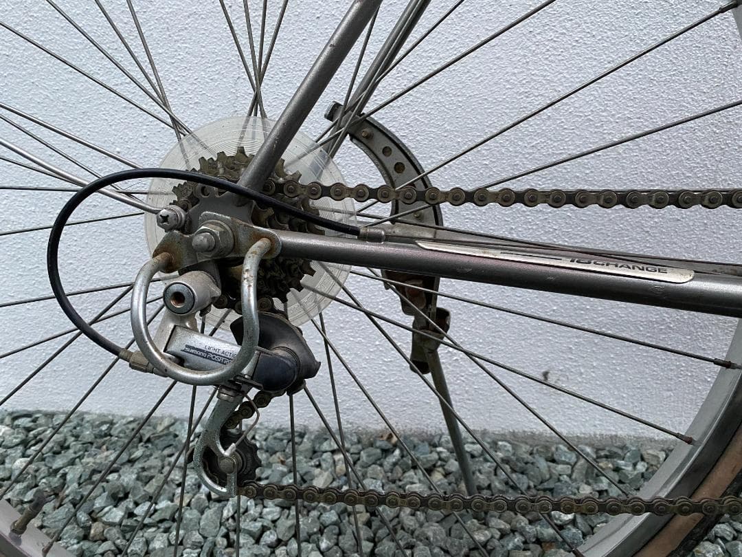 レトロな感じの自転車１８段変速