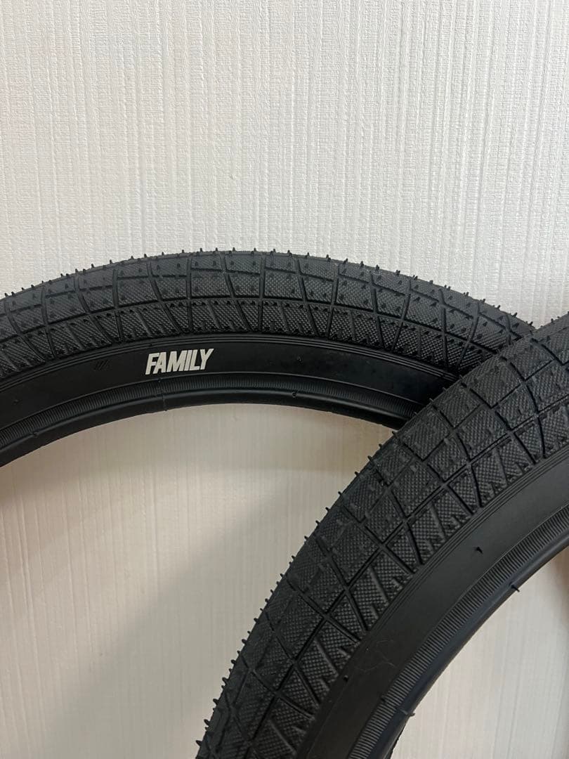 【新品】FAMILY BMX用 18インチ タイヤ2本セット