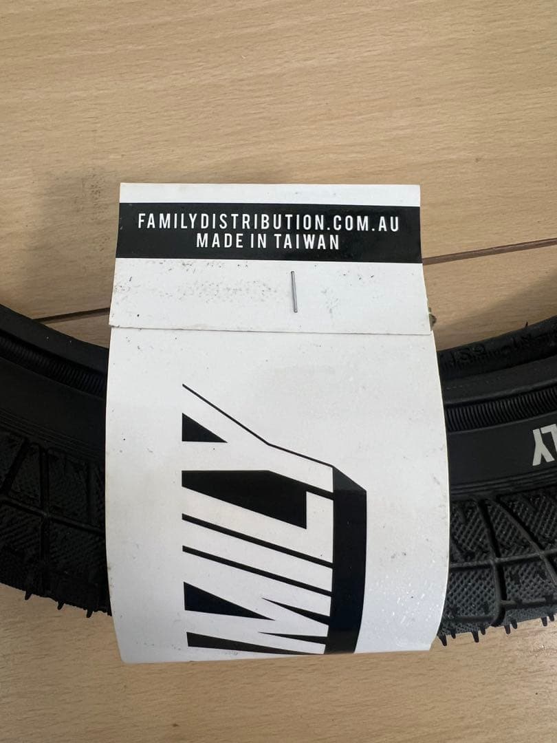 【新品】FAMILY BMX用 18インチ タイヤ2本セット