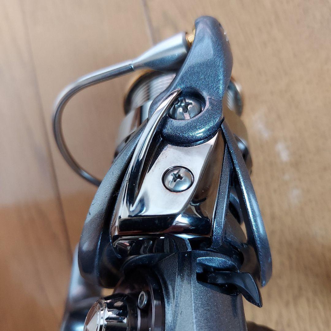 [OH済み]Daiwa 15ルビアス2004 スピニングリール(箱付き)