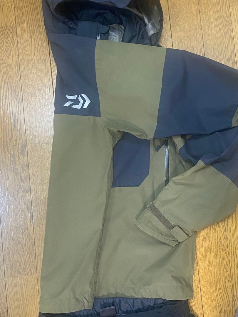 Daiwa GORE-TEX INFINIUM レインウェア　S