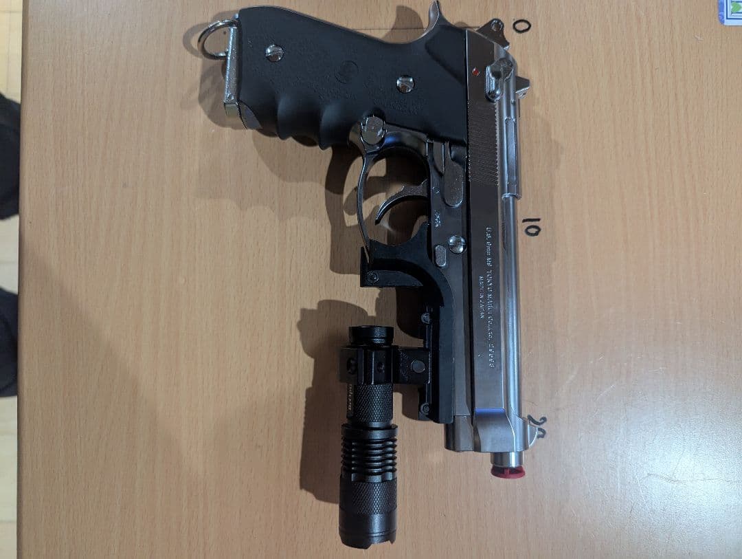 M92F クロムステンレス ハンドガン