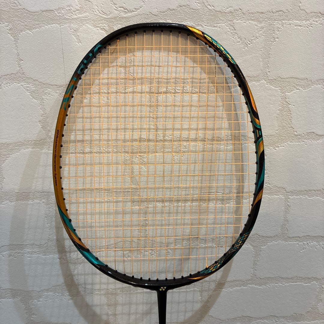 アストロクス　88D-Pro バドミントンラケット　3UG5