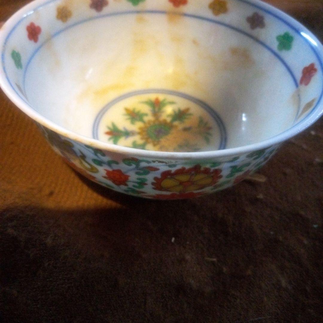 中国陶磁器　成化　明代スタイル 多色花柄陶器茶碗